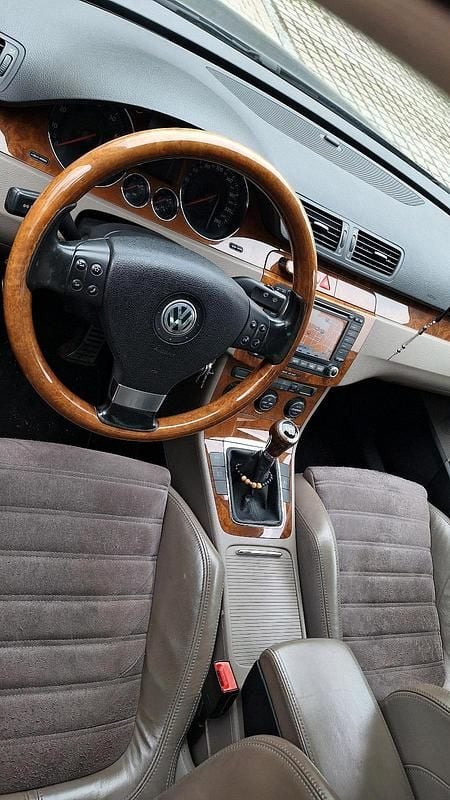 Gebraucht VW Passat 150 PS (110 kW) 2006 Braun Limousine