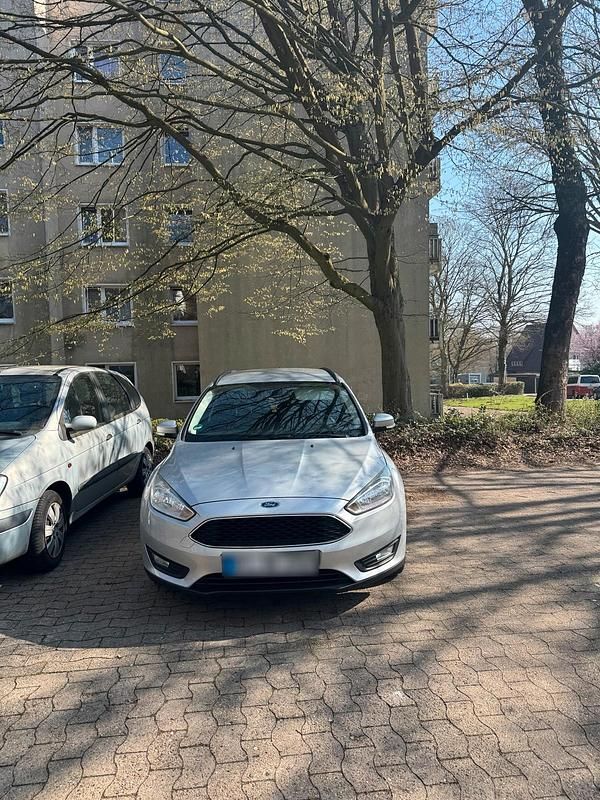 Gebraucht Ford Focus 120 PS (88 kW) 2016 Silber Kombi