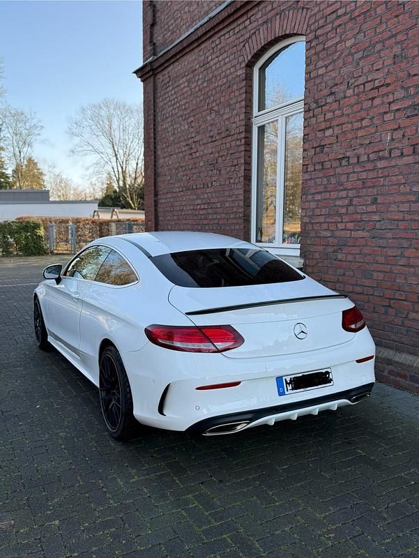 Gebraucht Mercedes 180 Edition 1 160 PS (117 kW) 2017 Weiß Limousine