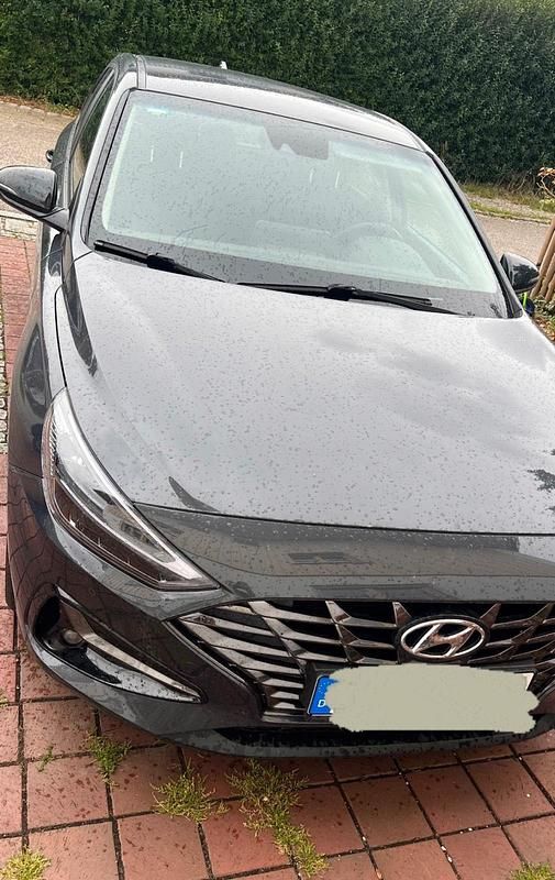 Grau Gebraucht 2020 Hyundai i30 Kleinwagen | 16.500 € (Fairer Preis) - Bild 1/4