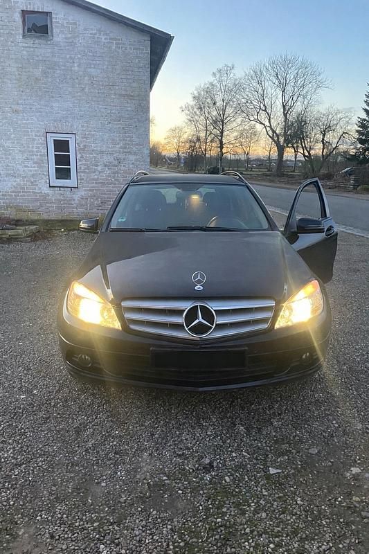 Gebraucht Mercedes C200 136 PS (100 kW) 2009 Schwarz Kombi
