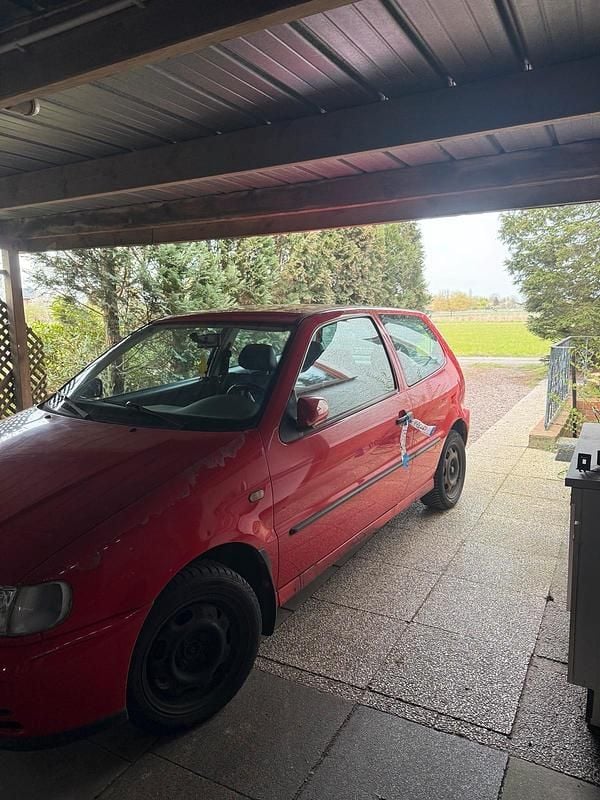 Gebraucht VW Polo 60 PS (44 kW) 1997 Rot Kleinwagen