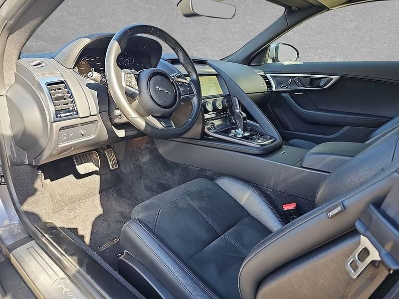 Gebraucht Jaguar F-Type R-Dynamic 304 PS (223 kW) 2021 Grau Cabrio