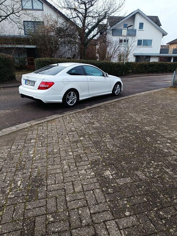 Gebraucht Mercedes C250 204 PS (150 kW) 2013 Weiß Coupé