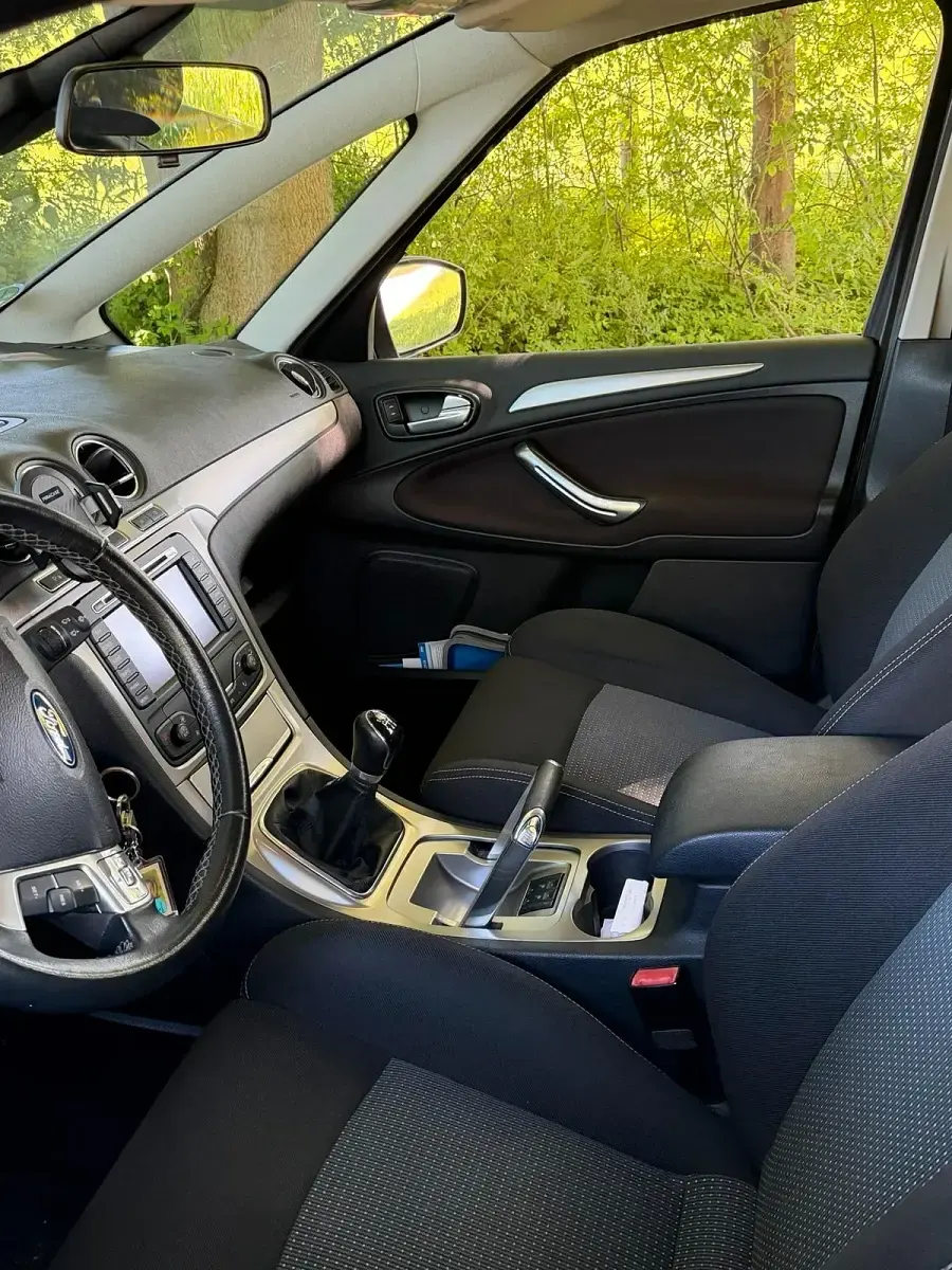 Gebraucht Ford S-MAX S 145 PS (106 kW) 2011 Silber Van / Kleinbus