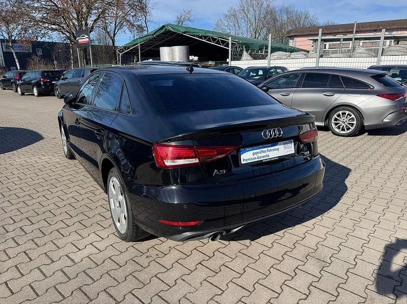 Gebraucht Audi A3 Basis 110 PS (80 kW) 2017 Schwarz Limousine