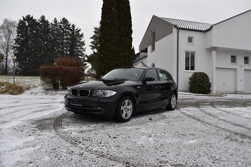 Gebraucht BMW 118 143 PS (105 kW) 2009 Schwarz Kleinwagen