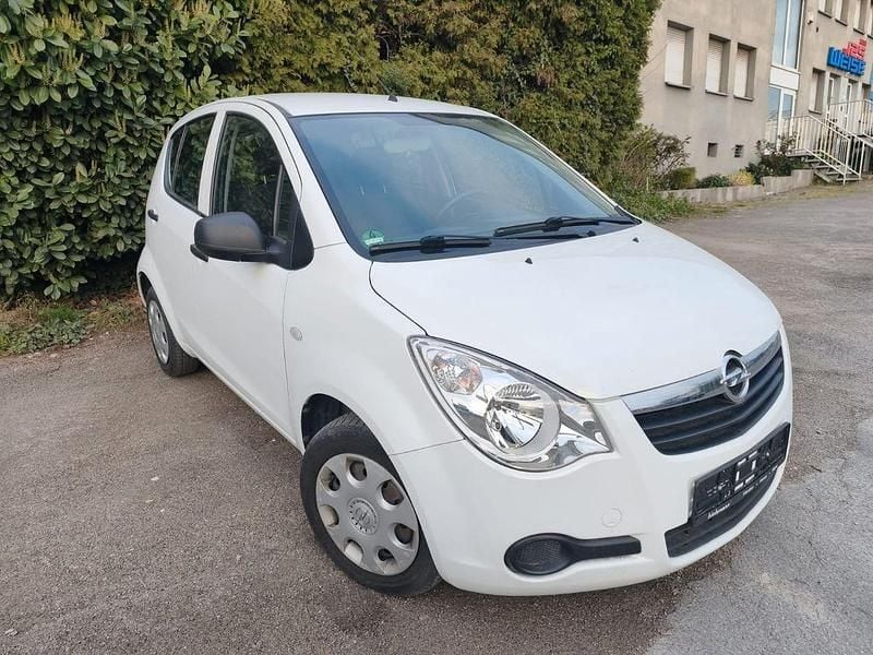 Gebraucht Opel Agila 68 PS (50 kW) 2014 Weiß Kleinwagen