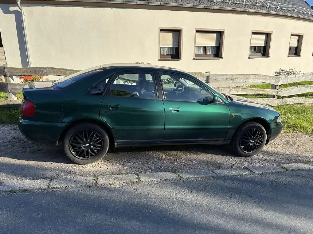 Gebraucht Audi A4 125 PS (91 kW) 1998 Limousine