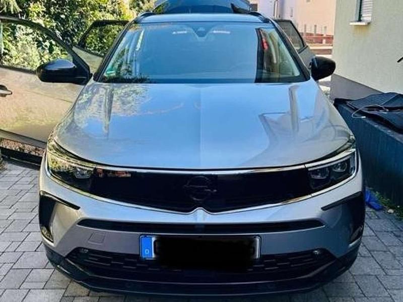 Silber Gebraucht 2024 Opel Grandland X Ultimate SUV | 27.950 € (Fairer Preis) - Bild 1/4