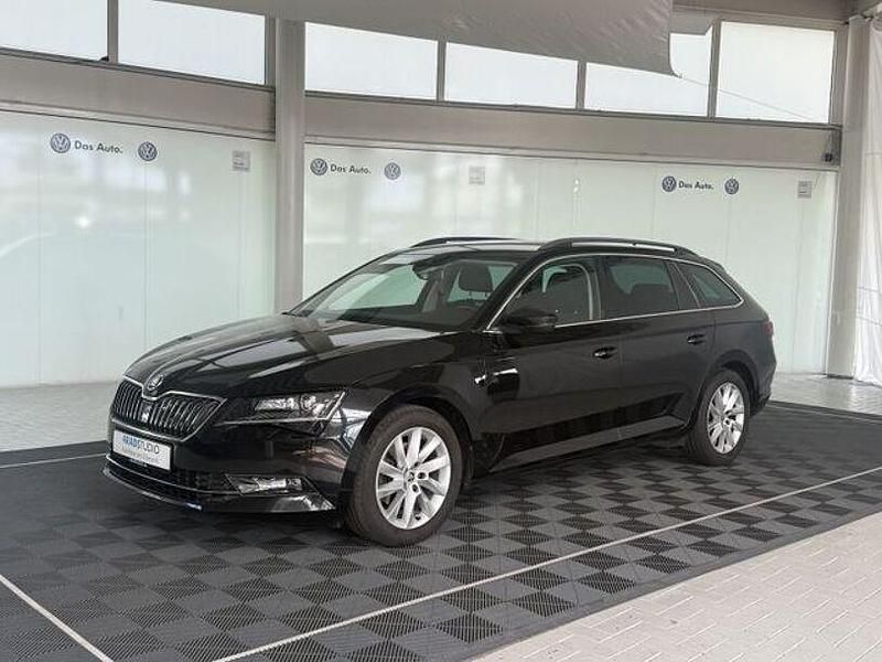 Schwarz Gebraucht 2016 Skoda Superb Kombi | 10.980 € (Superpreis) - Bild 1/4