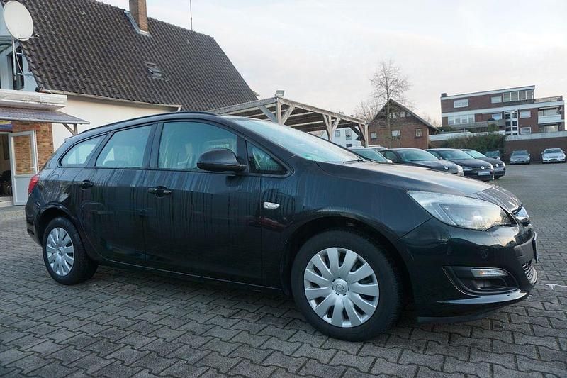 Gebraucht Opel Astra Edition 116 PS (85 kW) 2013 Schwarz Kombi