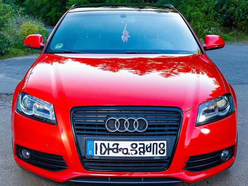 Rot Gebraucht 2010 Audi A3 S-Line Limousine | 11.500 € - Bild 1/4