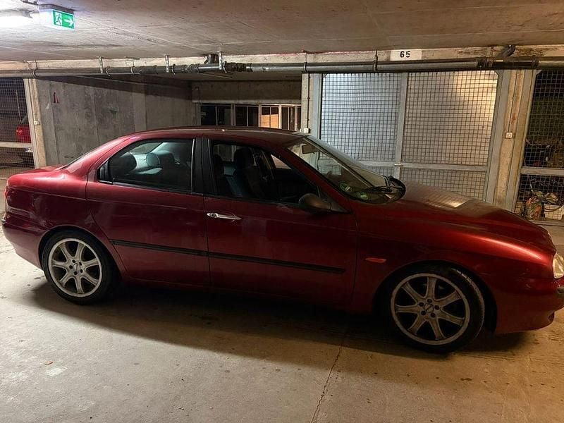 Gebraucht Alfa Romeo 156 120 PS (88 kW) 1998 Rot Limousine