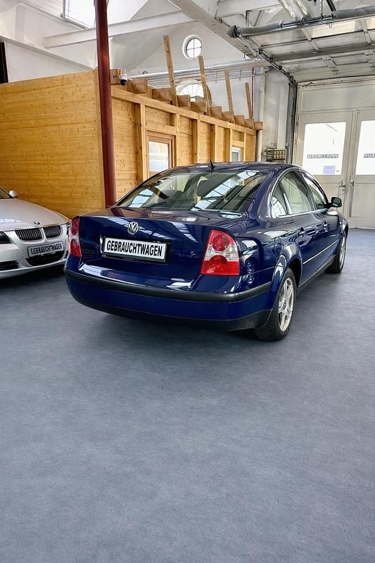 Gebraucht VW Passat 150 PS (110 kW) 2002 Blau Limousine