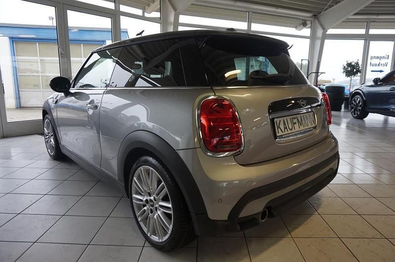 Gebraucht Mini Cooper 136 PS (100 kW) 2023 Melting silver Kleinwagen