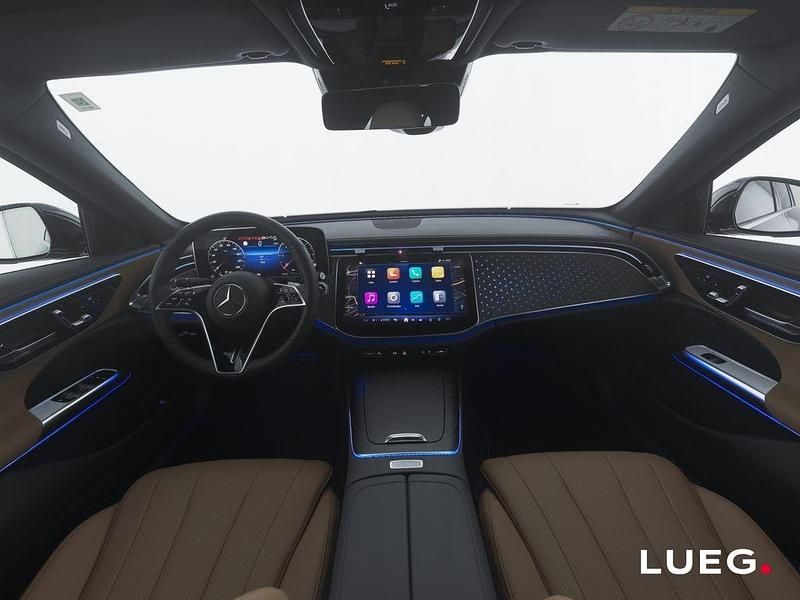 Gebraucht Mercedes E220 Avantgarde 197 PS (144 kW) 2024 Schwarz Limousine