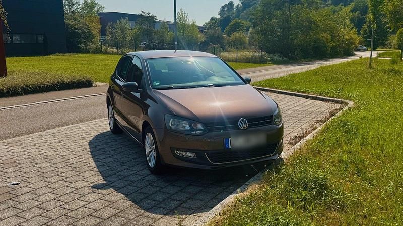 Braun Gebraucht 2011 VW Polo Style Kleinwagen | 4.500 € (Fairer Preis) - Bild 1/4