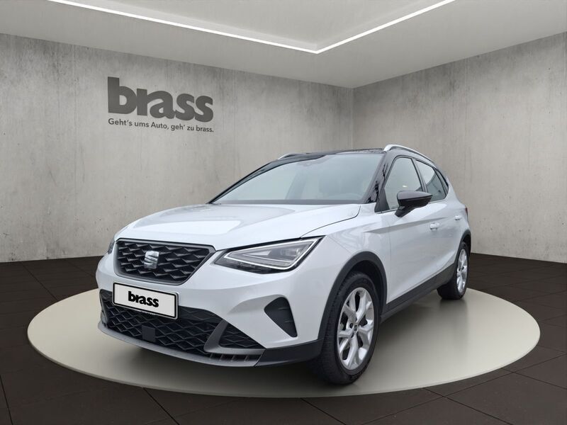 Nevada weiß metallic/midnight schwarz metallic Gebraucht 2023 Seat Arona FR SUV | 22.950 € (Etwas zu teuer) - Bild 1/4