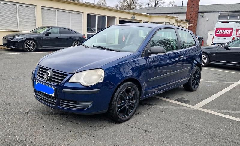 Gebraucht VW Polo 64 PS (47 kW) 2005 Blau Kleinwagen