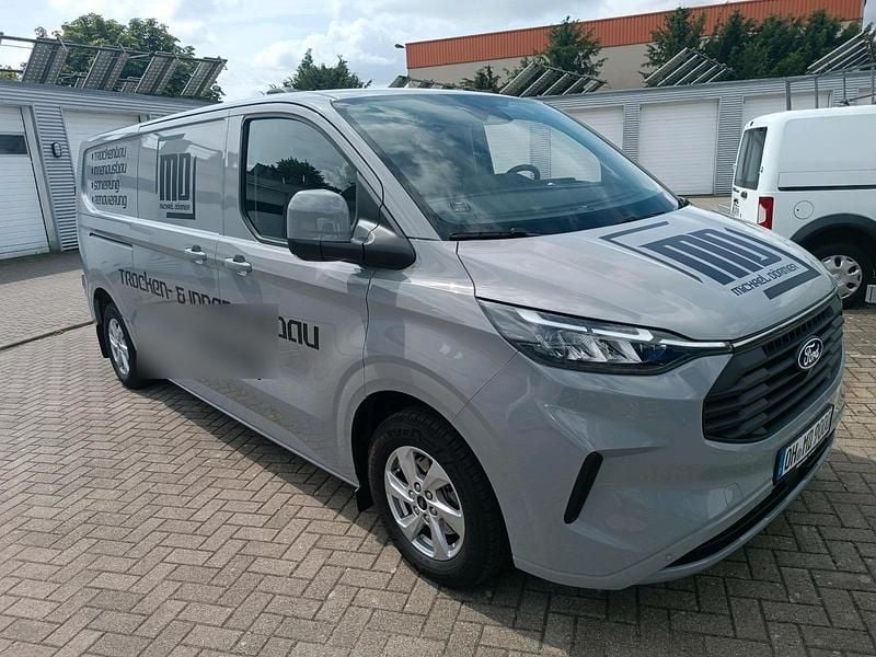 Grau Gebraucht 2024 Ford Transit Custom Limited Kombi | 39.900 € (Fairer Preis) - Bild 1/4