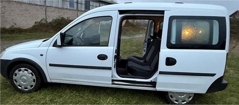 Usata Opel Combo 95 CV (69 kW) 2010 Bianco Monovolume