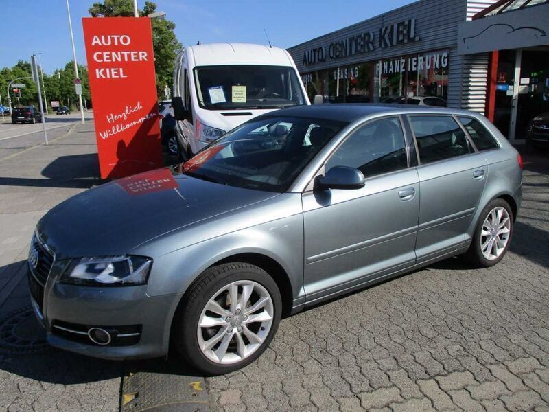 Kondorgrau metallic (metallic) Gebraucht 2011 Audi A3 Sportback Sport Limousine | 9.450 € (Etwas zu teuer) - Bild 1/4