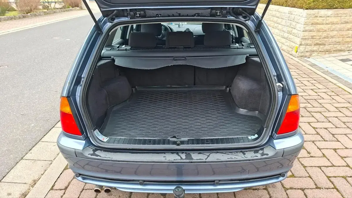 Gebraucht BMW 320 150 PS (110 kW) 2000 Blau Kombi