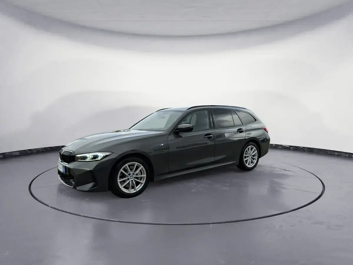 Gebraucht BMW 330 M Sport 286 PS (210 kW) 2024 Bmw individual dravitgrau Kombi