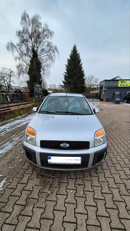 Gebraucht Ford Fusion 68 PS (50 kW) 2008 Silber Kombi