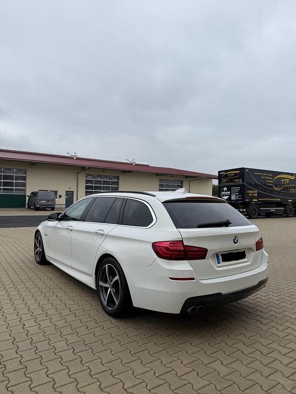 Weiß Gebraucht 2013 BMW 520 M Sport Kombi | 11.000 € (Teuer) - Bild 1/4