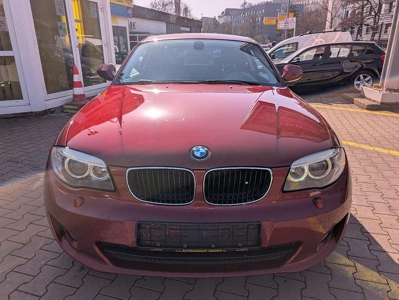 Gebraucht BMW 118 Performance 143 PS (105 kW) 2011 Rot Kleinwagen