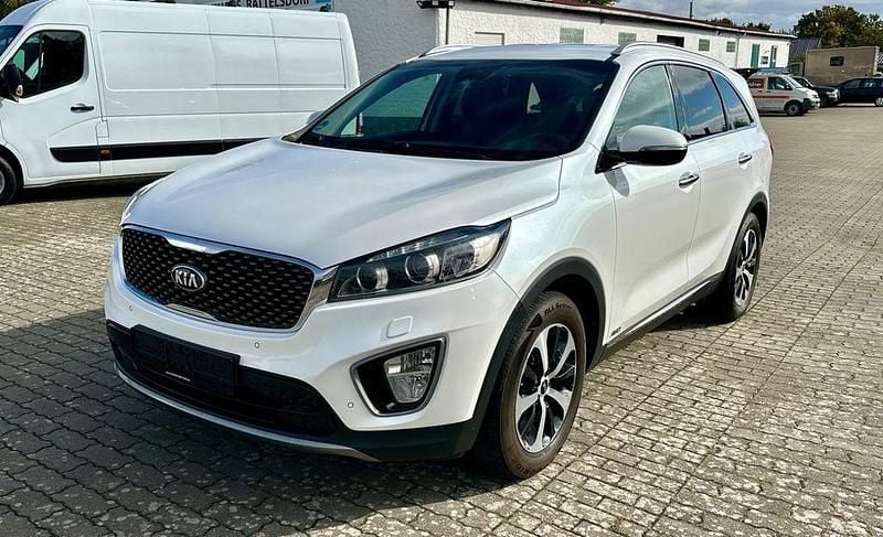 Weiß Gebraucht 2015 Kia Sorento Spirit SUV | 12.800 € (Guter Preis) - Bild 1/4