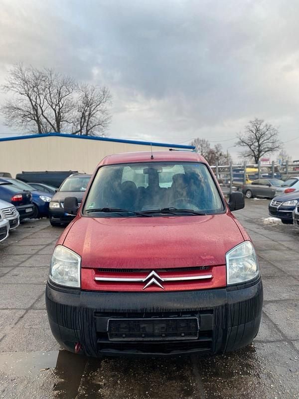 Rot Gebraucht 2006 Citroën Berlingo Van / Kleinbus | 2.200 € (Fairer Preis) - Bild 1/4