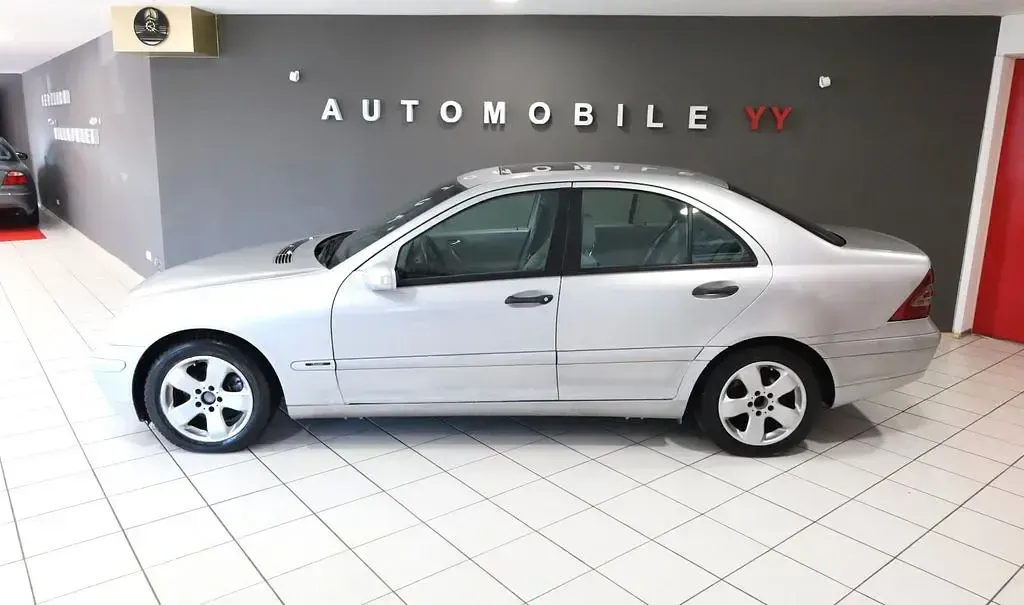 Gebraucht Mercedes C220 Classic 143 PS (105 kW) 2000 Silber Limousine