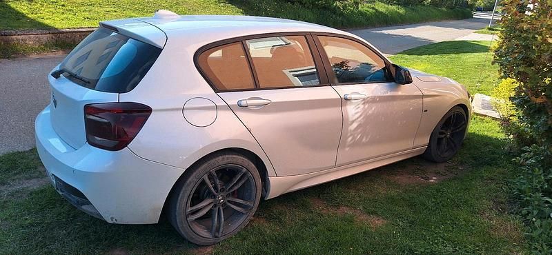 Gebraucht BMW 114 102 PS (75 kW) 2012 Weiß Kleinwagen