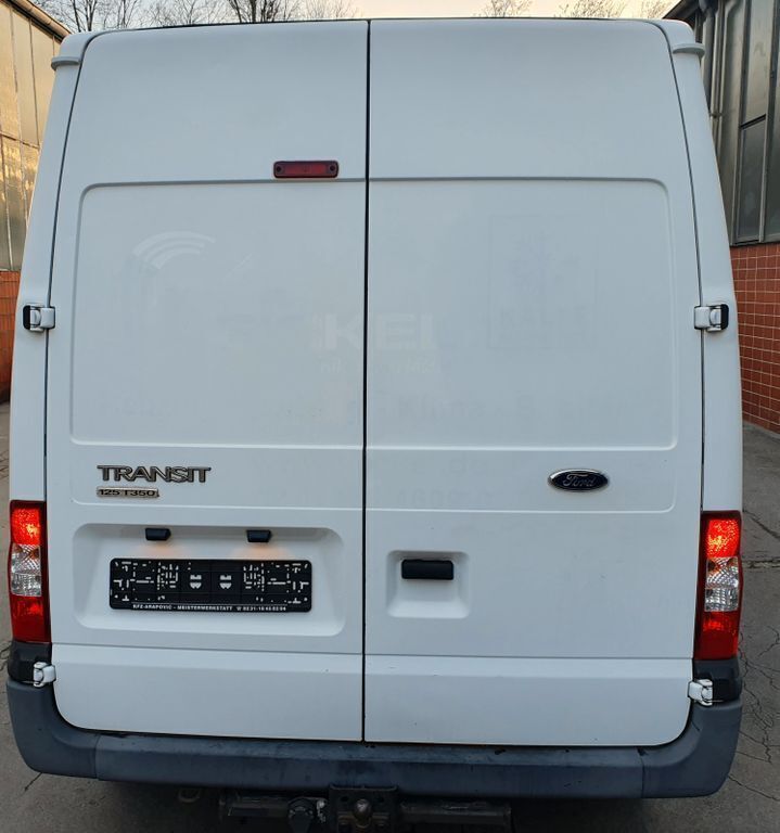 Gebraucht Ford Tourneo 125 PS (91 kW) 2012 Weiß Van / Kleinbus