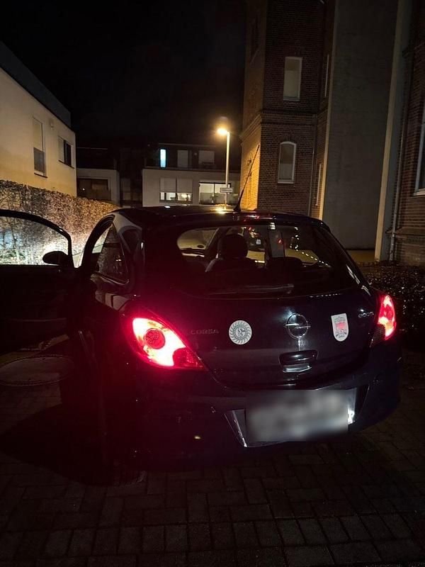 Gebraucht Opel Corsa Selection 60 PS (44 kW) 2010 Schwarz Kleinwagen