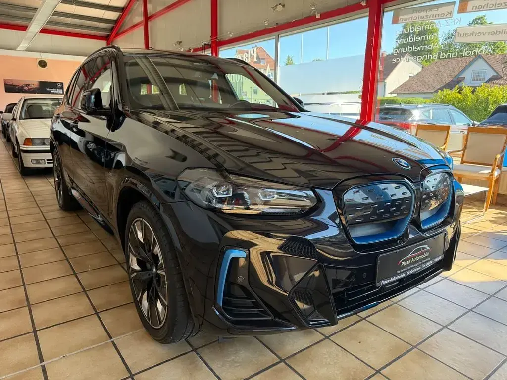 Gebraucht BMW iX3 Impressive 210 kW (286 PS) 2023 Schwarz SUV