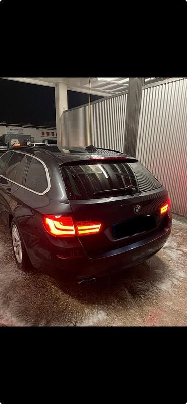 Gebraucht BMW 520 184 PS (135 kW) 2011 Grau Kombi