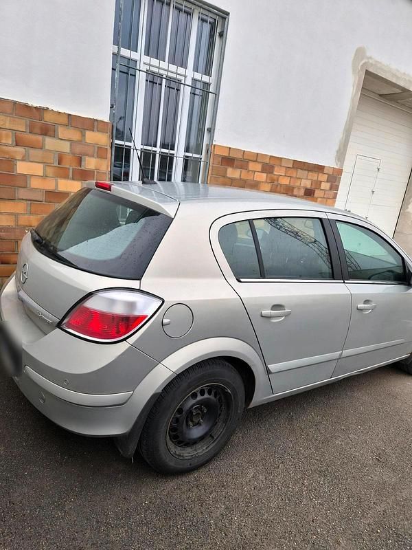 Gebraucht Opel Astra 105 PS (77 kW) 2004 Silber Kleinwagen