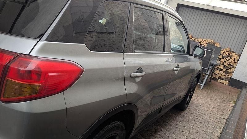 Gebraucht Suzuki Grand Vitara 140 PS (102 kW) 2018 Silber Limousine