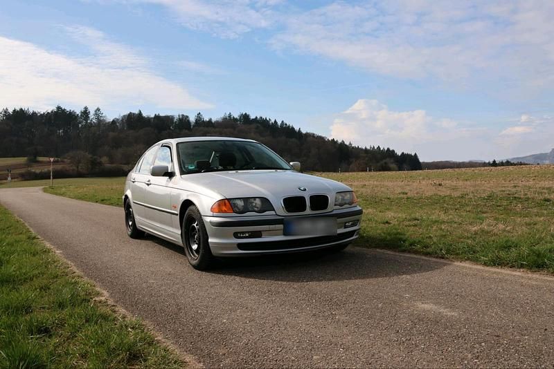 Gebraucht BMW 323 170 PS (125 kW) 1998 Silber Limousine
