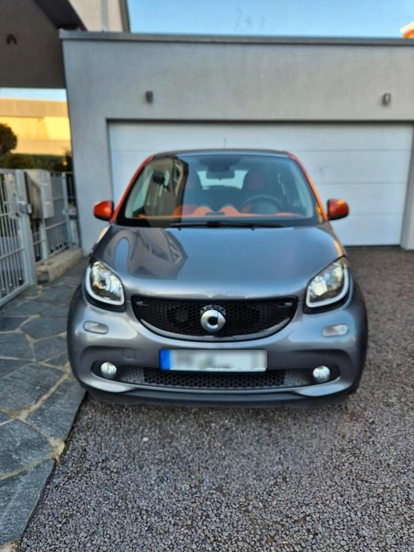 Usado Smart ForFour 71 HP (52 kW) 2015 Laranja Citadino