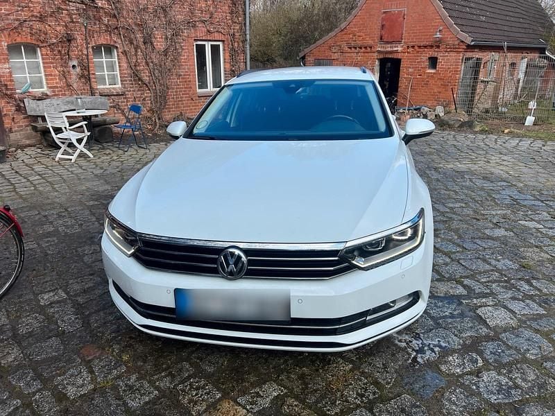 Gebraucht VW Passat 190 PS (139 kW) 2016 Weiß Kombi