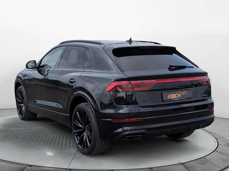Neu Audi Q8 Sport 331 PS (243 kW) 2025 Mythosschwarz metallic SUV