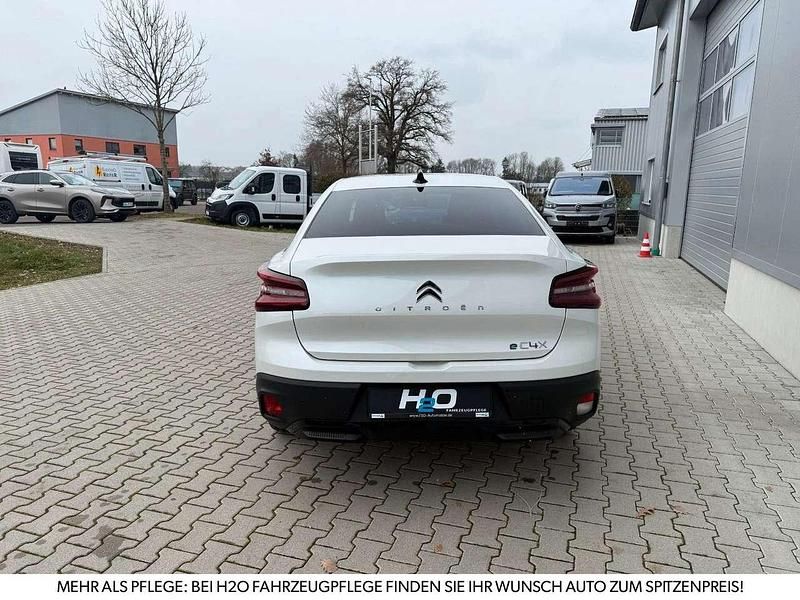 Neu Citroën e-C4 Shine 100 kW (136 PS) 2025 Weiß SUV