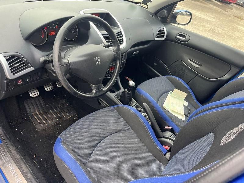 Gebraucht Peugeot 206+ 68 PS (50 kW) 2012 Blau Kleinwagen