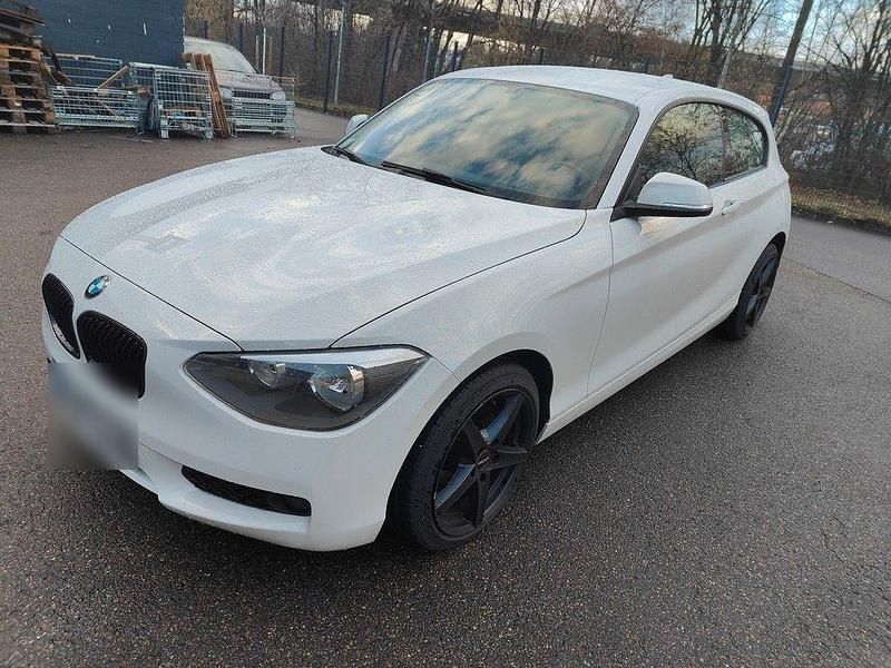Gebraucht BMW 114 102 PS (75 kW) 2013 Weiß Kleinwagen