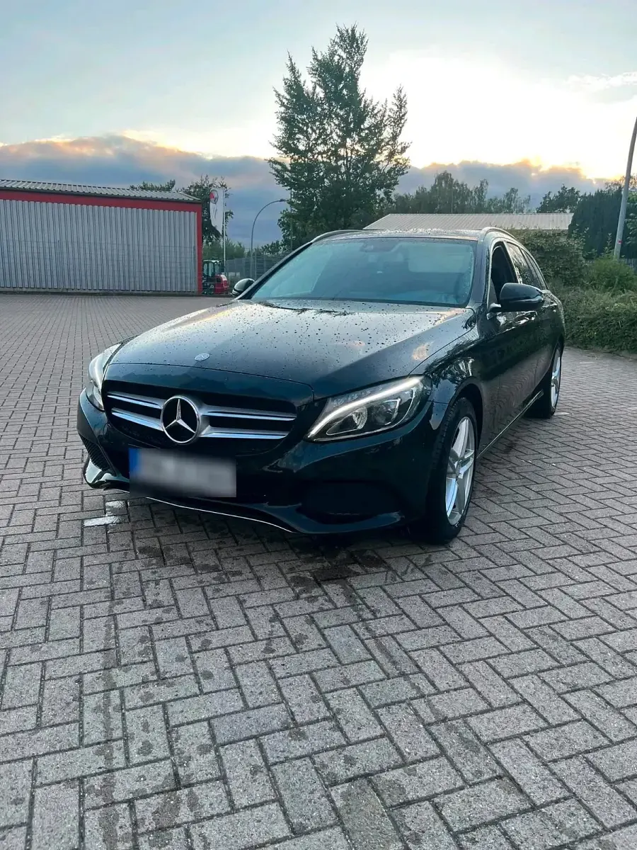 Gebraucht Mercedes C220 170 PS (125 kW) 2016 Schwarz Kombi